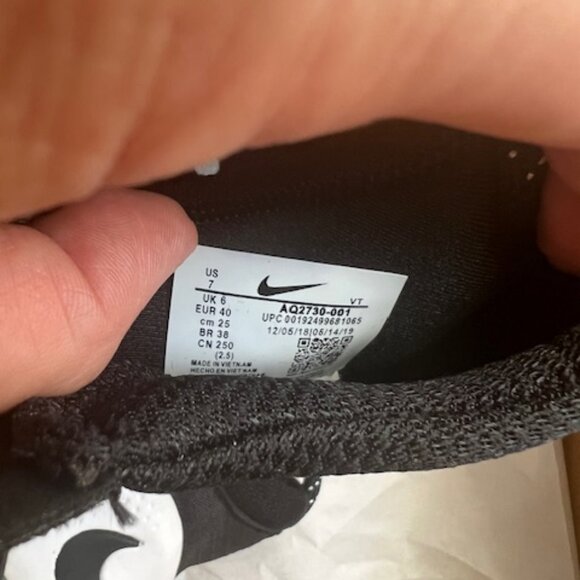 Athletic_Shoes
